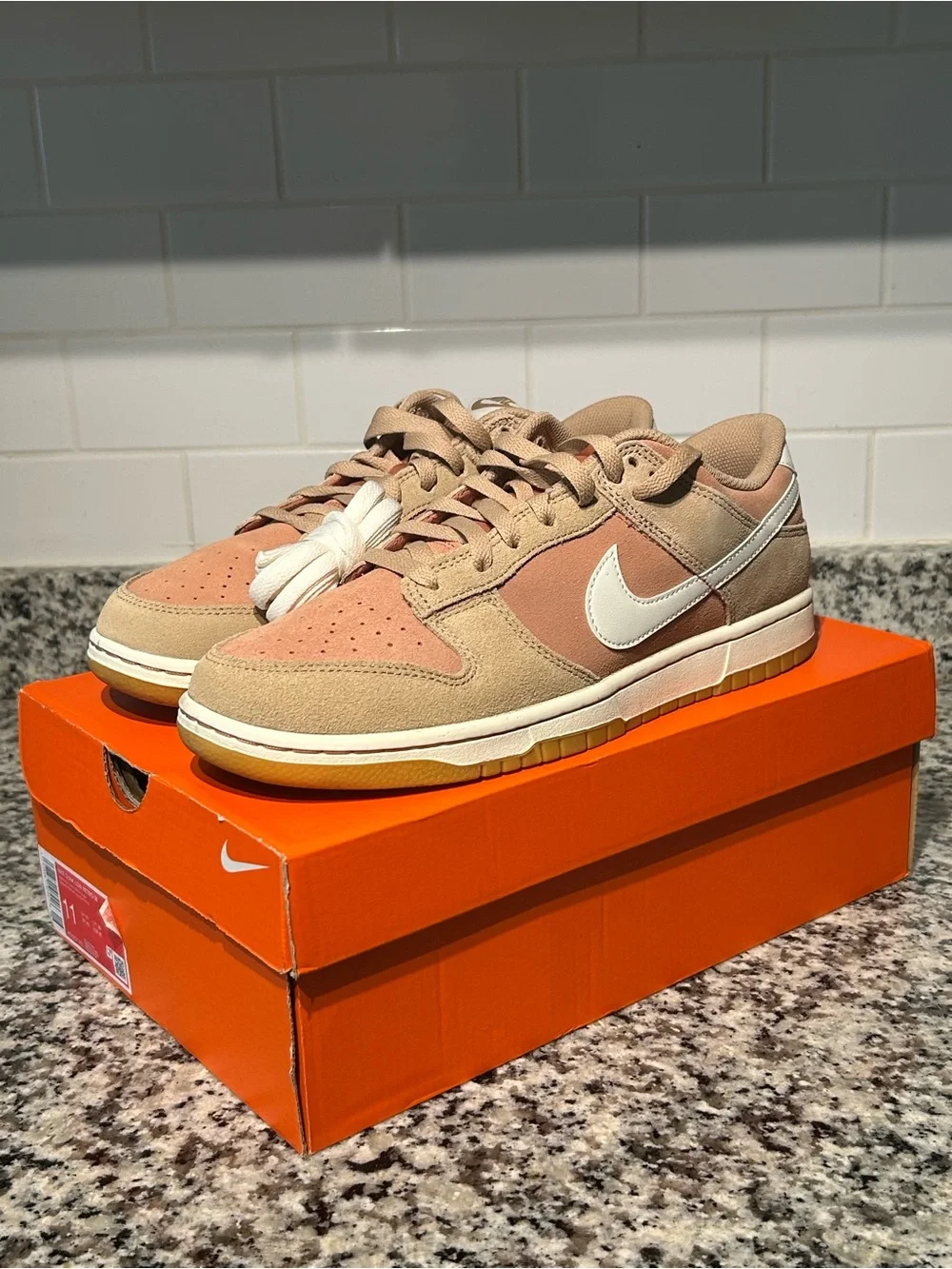 Nike Men's Low-Top Sneakers in Tan and Coral with White Swoosh